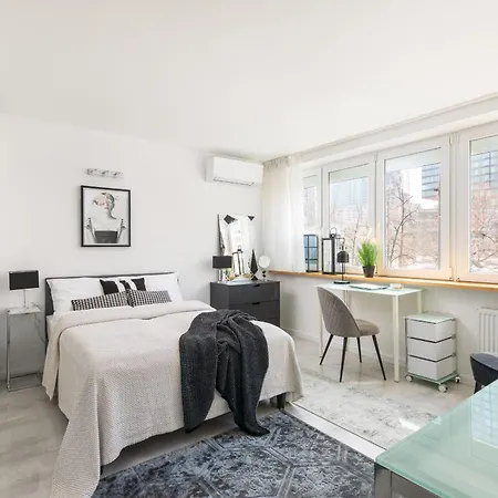 Plac Grzybowski Near Metro Swietokrzyska By Renters Apartment