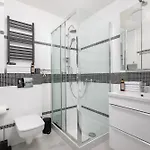 Plac Grzybowski Near Metro Swietokrzyska By Renters Apartman Varsó