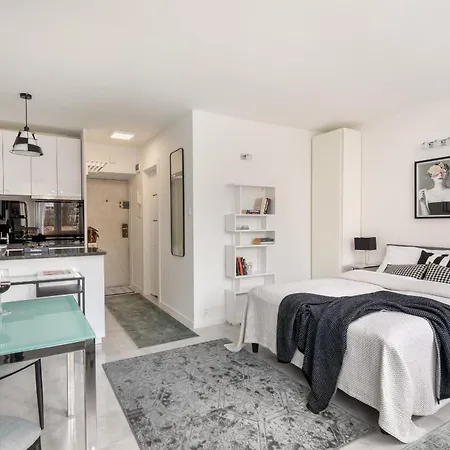 Apartman Plac Grzybowski Near Metro Swietokrzyska By Renters