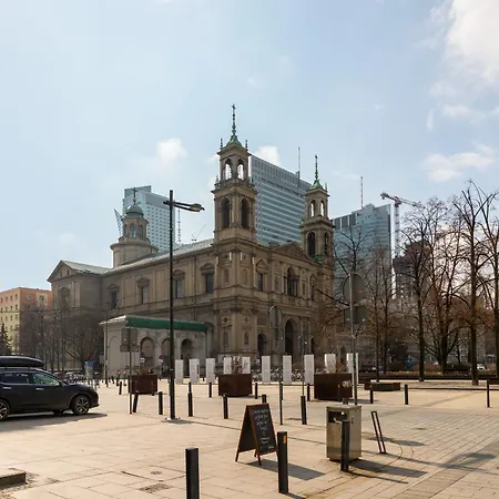 Plac Grzybowski Near Metro Swietokrzyska By Renters *